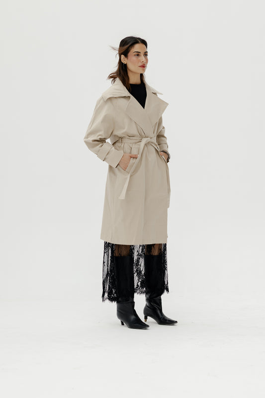 Classic Trench Coat in Beige