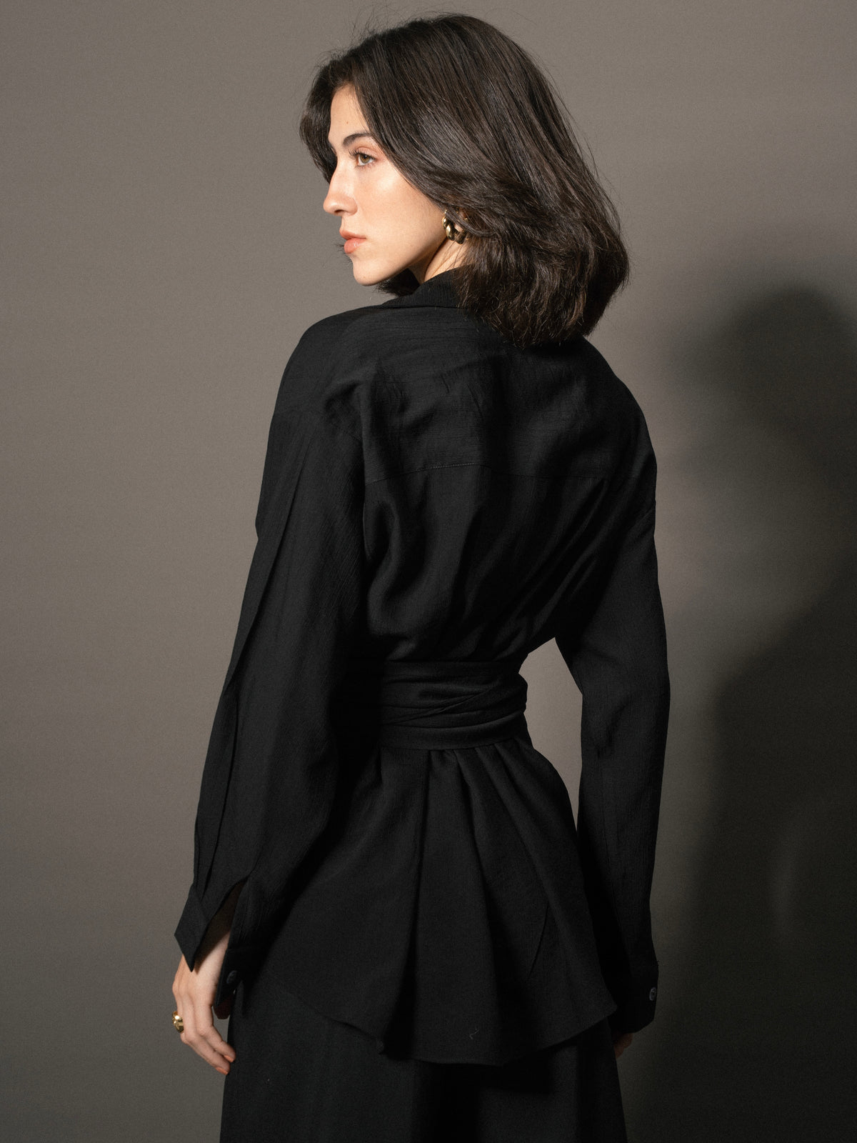 Ray Wrap Shirt in Black