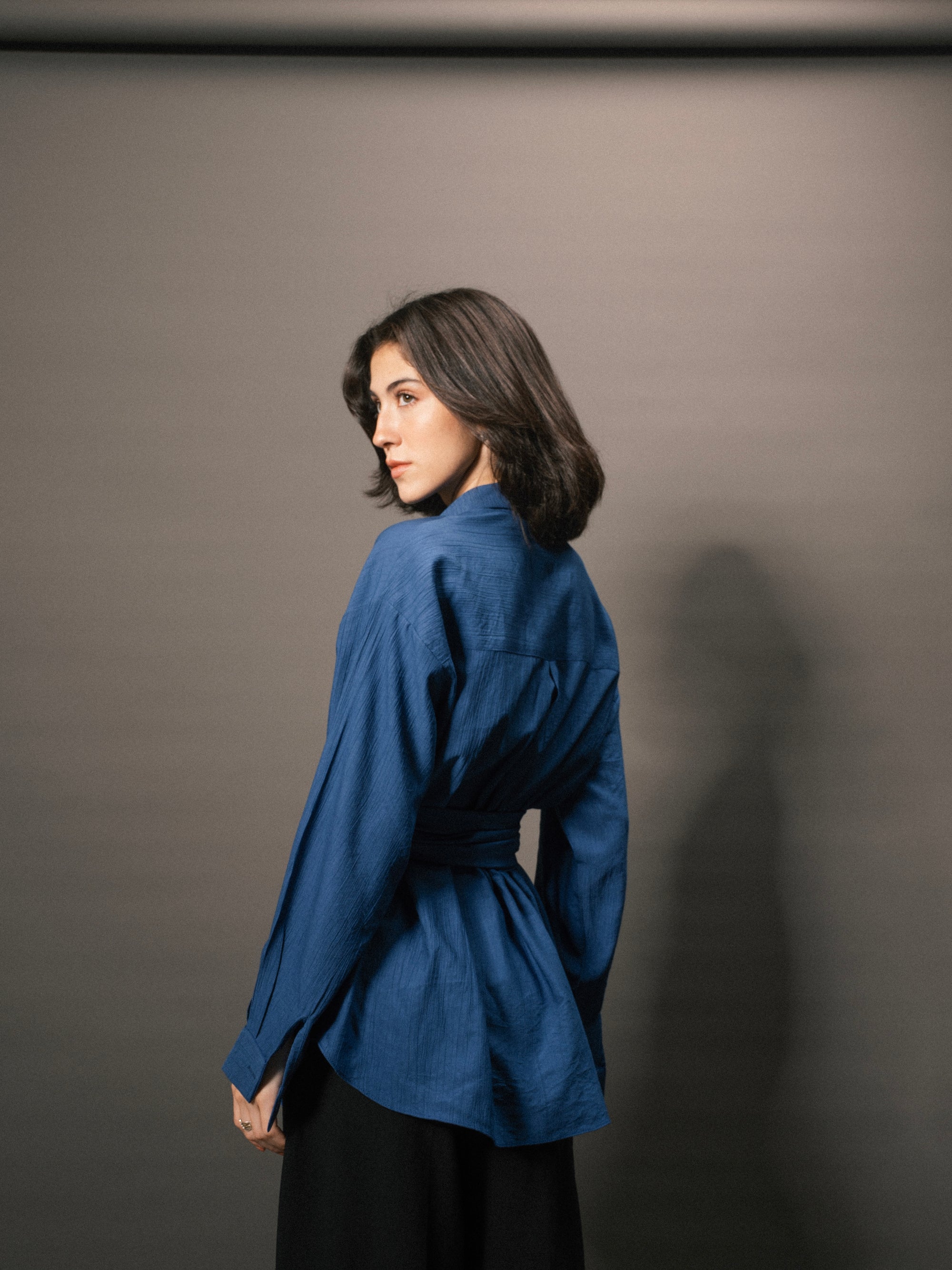 Ray Wrap Shirt in Dark Blue