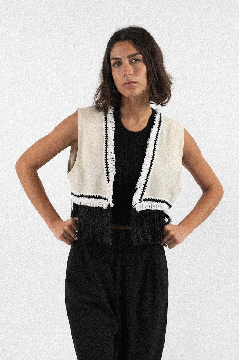 Qamar Vest